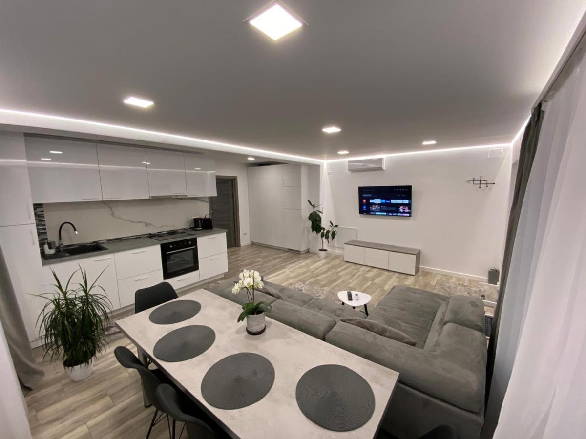 Апартаменти Lora Studio Сучава Екстер'єр фото